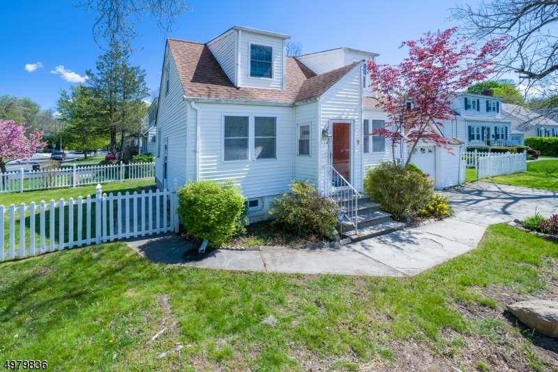 2 Hillside Ave - Photo 1