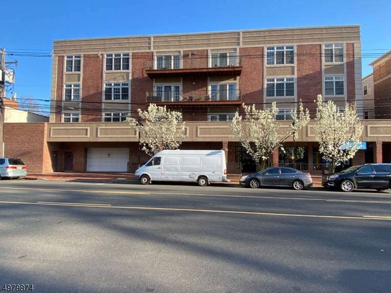 1677 Springfield Ave-16 - Photo 1 1677 Springfield Ave-16 - Photo 1