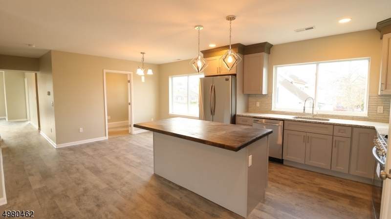 298 Amboy Ave - Photo 1 298 Amboy Ave - Photo 1