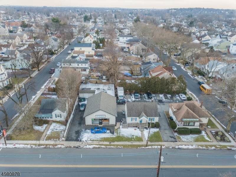 4 Fair Lawn Ave - Photo 1