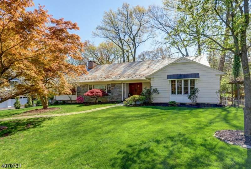 25 Sherwood Road - Photo 1