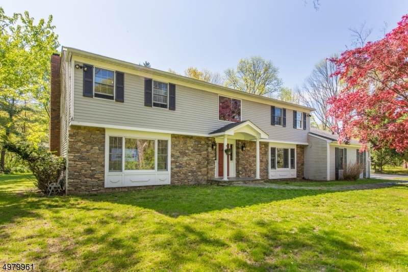 10 Stark Dr - Photo 1 10 Stark Dr - Photo 1