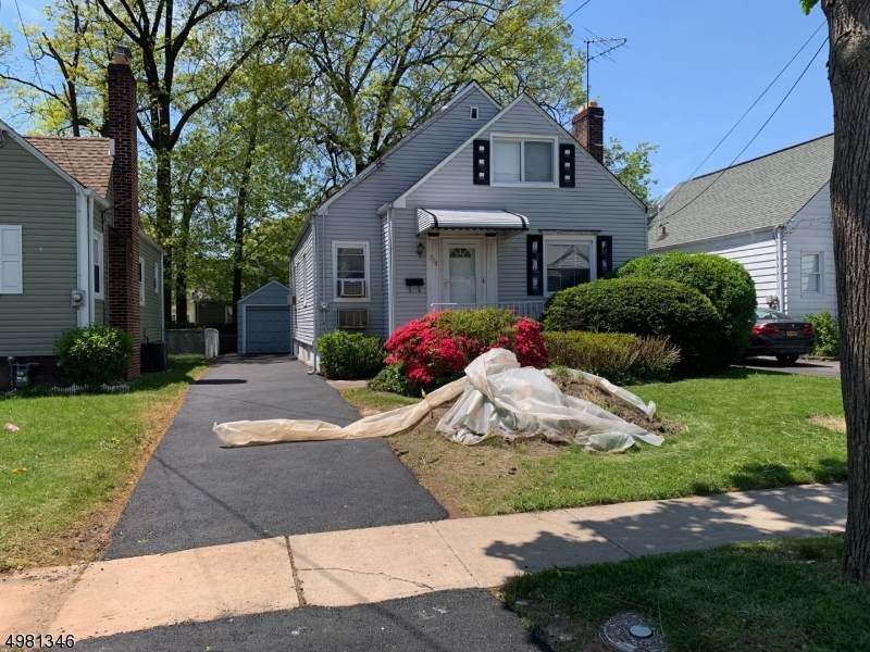 738 Sheridan Ave - Photo 1