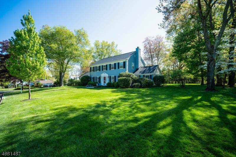132 Tennyson Dr - Photo 1