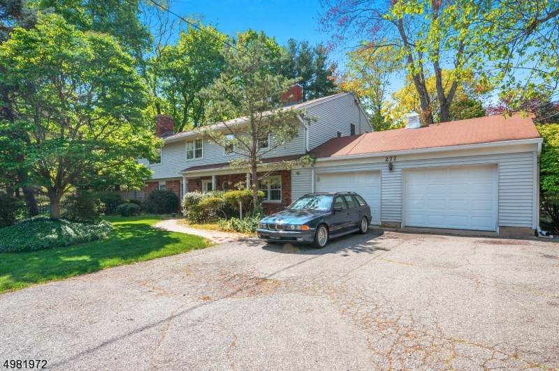 277 Wyckoff Ave - Photo 1