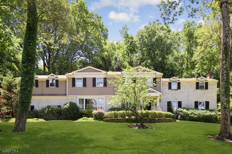 52 Hawthorne Rd - Photo 1