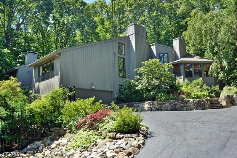 47 Round Hill Rd - Photo 1