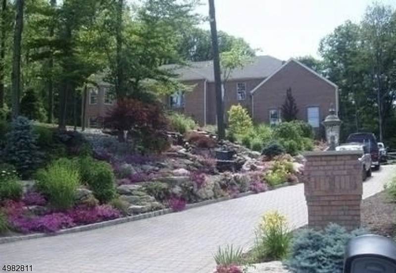 4 Angelo Dr - Photo 1 4 Angelo Dr - Photo 1