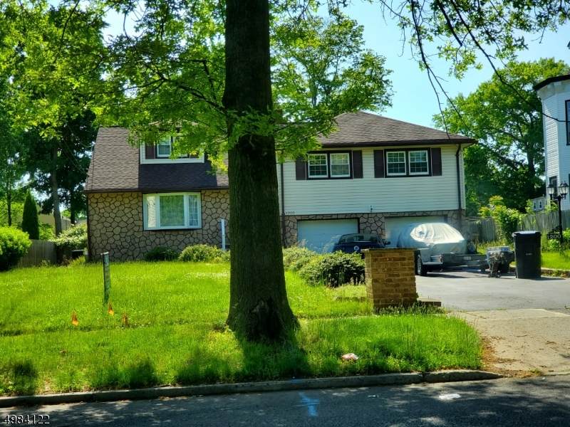 1126 Grant Ave - Photo 1