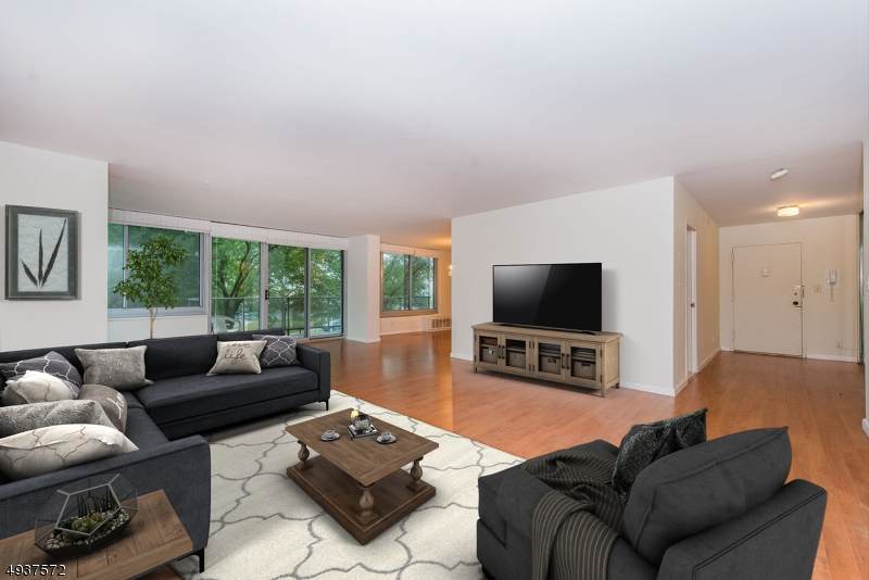1 Claridge Dr 318 - Photo 1