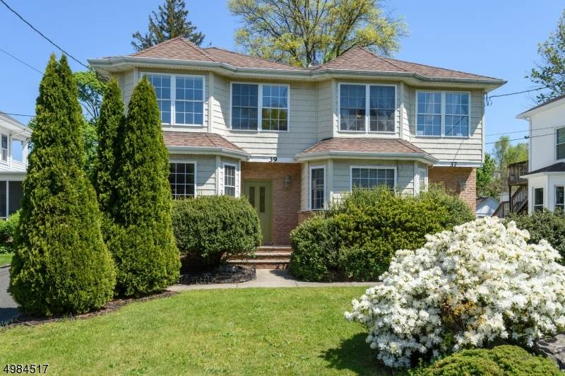 39 W Union Ave - Photo 1