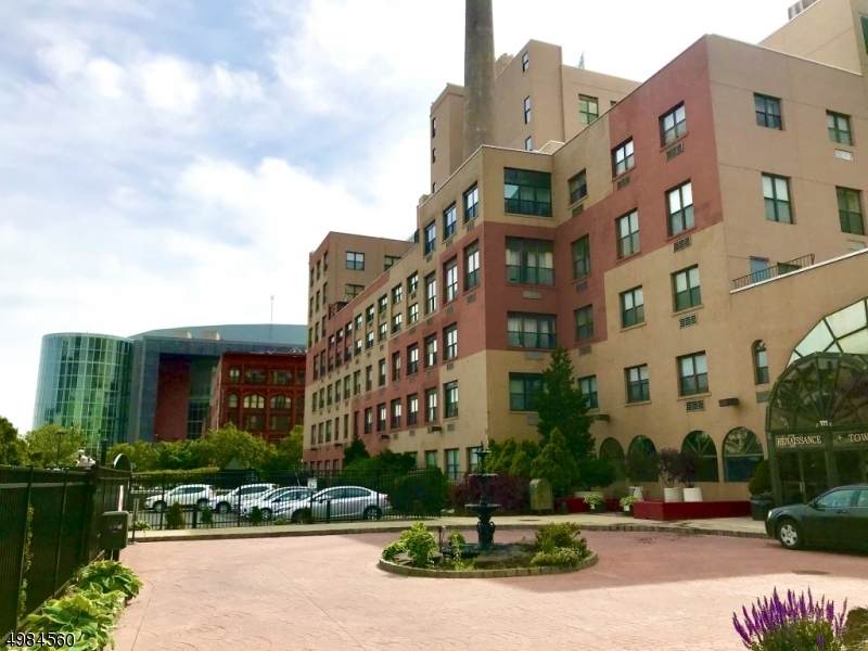 111 Mulberry St - Photo 1