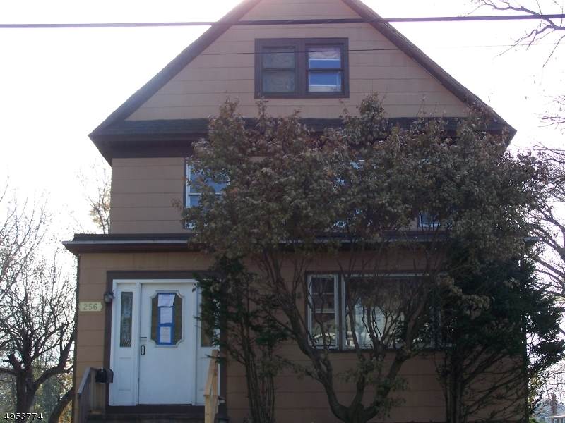 256 S Plainfield Ave - Photo 1