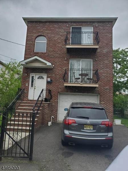 821 Jackson Ave - Photo 1