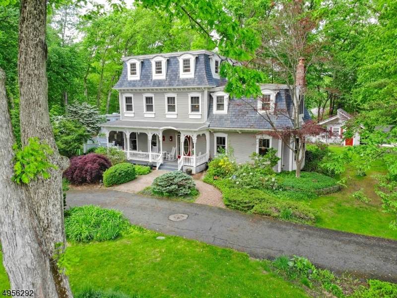 11 Greenwood Dr - Photo 1