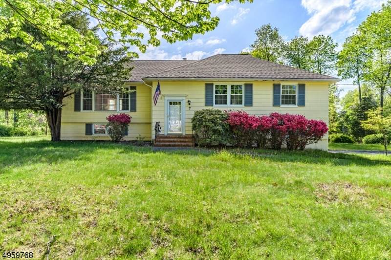 7 Spencer Ln - Photo 1