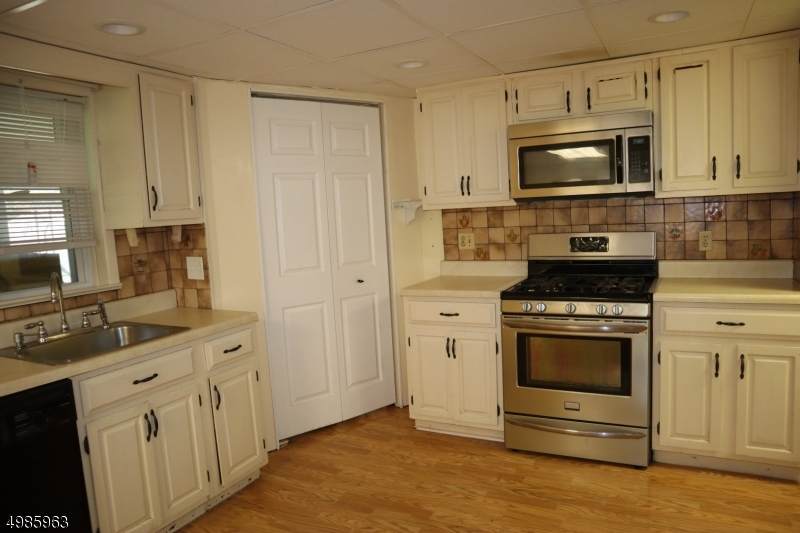209 Lexington Ave - Photo 1