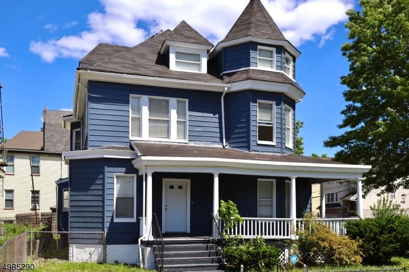 18 Clinton Pl - Photo 1