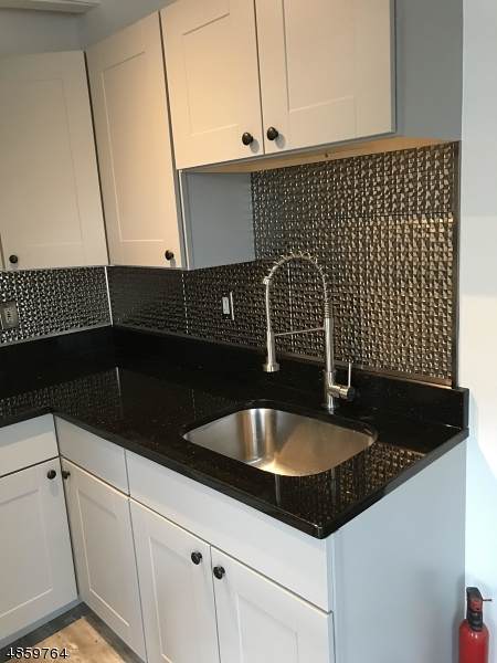 4 Hilltop Rd - Photo 1