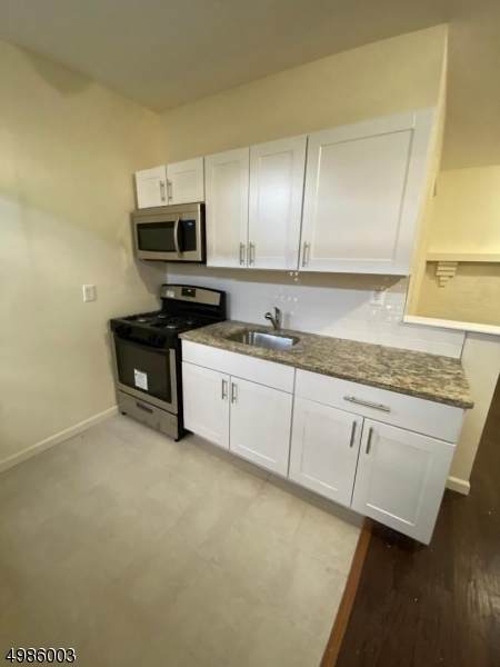 272 S 6Th St - Photo 1