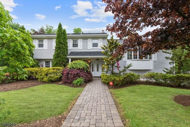 135 Greenrale Ave - Photo 1