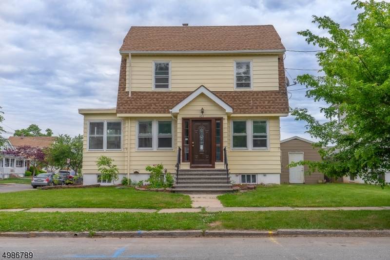 401 W Curtis St - Photo 1