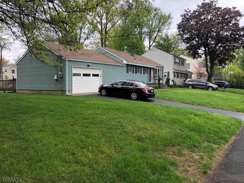 2328 Evergreen Ave - Photo 1