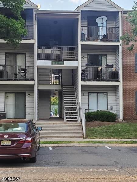 287 Hampshire Ct - Photo 1