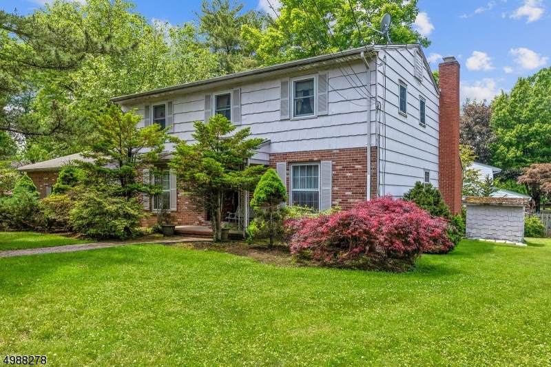 1 Hepworth Ct - Photo 1