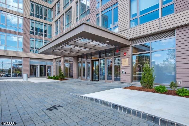 75 Park Lane S - Photo 1