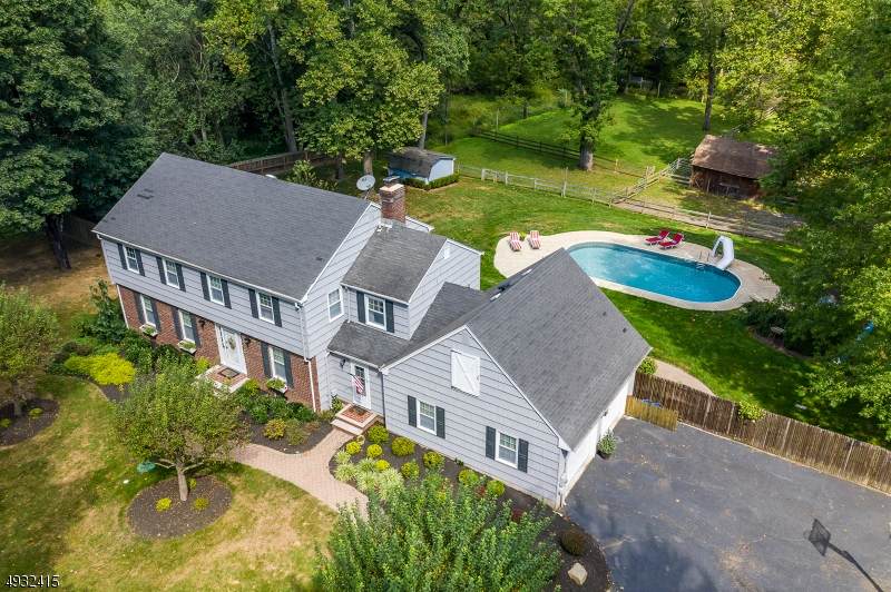 10 Southfield Dr - Photo 1