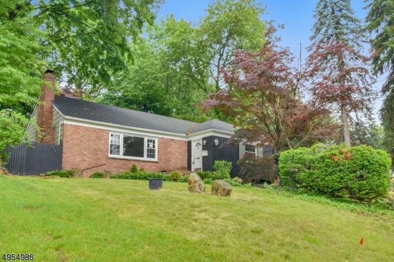 324 Vose Ave - Photo 1