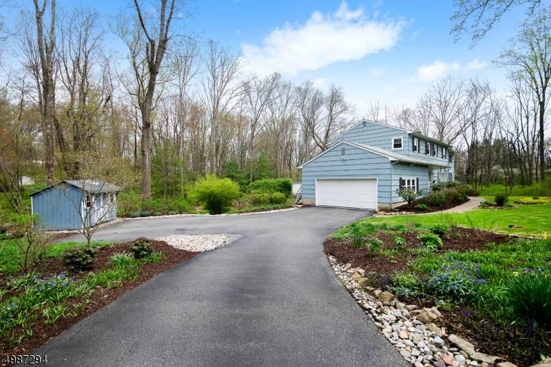 10 Schoolhouse Ln - Photo 1