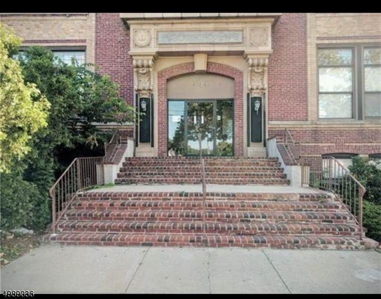 434 Lawrence St Unit 15 - Photo 1