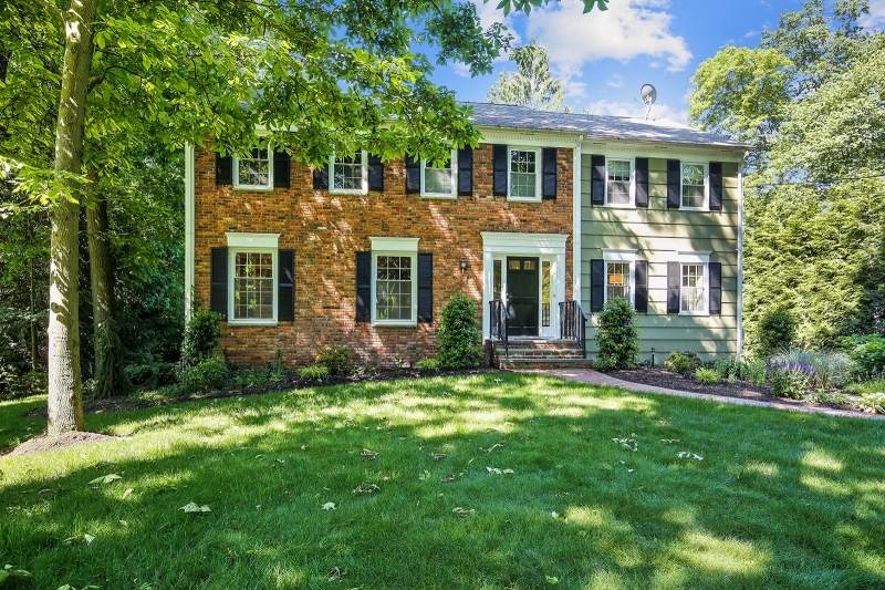 51 Floral St - Photo 1
