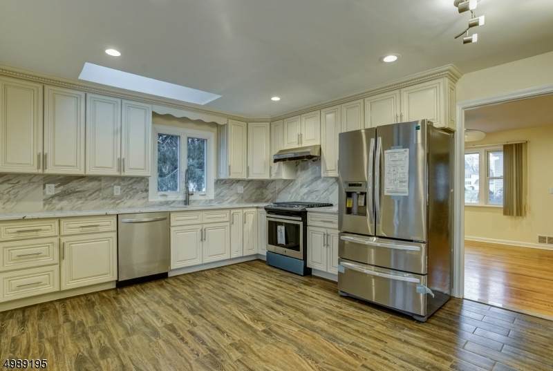 40 Elm St - Photo 1