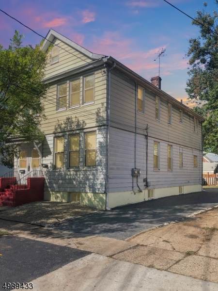 537 E Blancke St - Photo 1