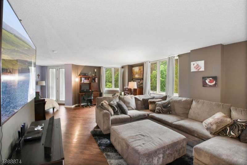 10 Smith Manor Blvd - Photo 1