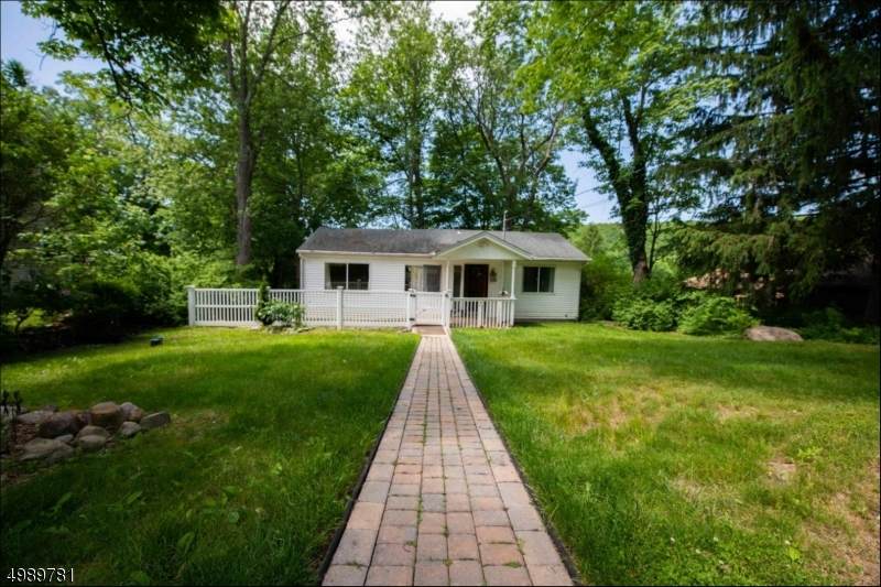 6 Berry Ln - Photo 1