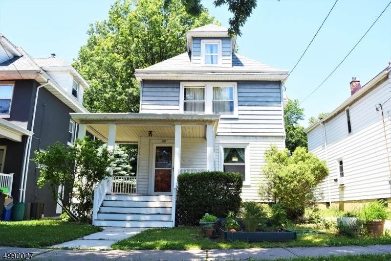 227 Benner St - Photo 1