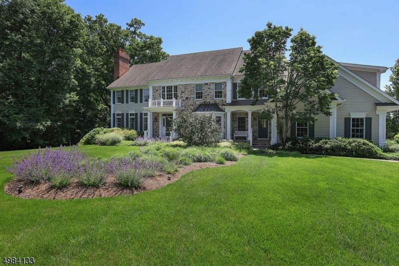 9 Chapin Ln - Photo 1