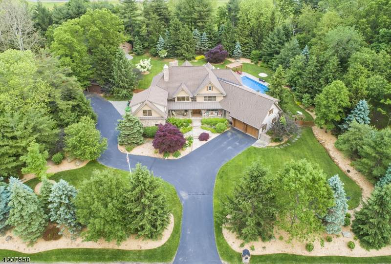 10 Washington Ln - Photo 1