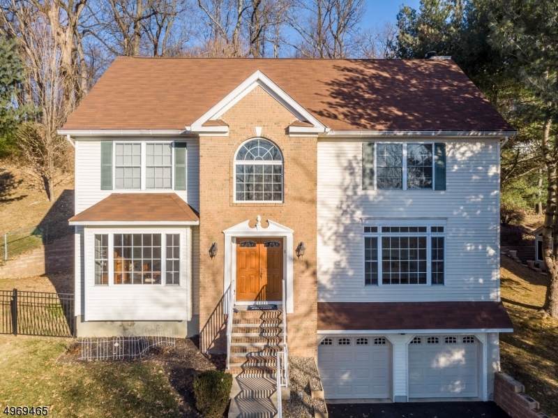 47 Essex Ave - Photo 1