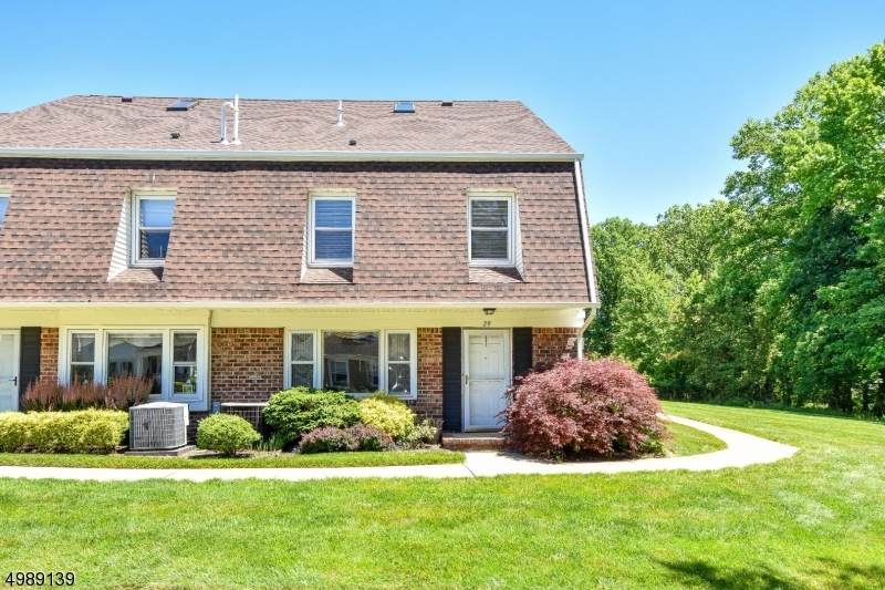 29 Tisbury Vlg - Photo 1