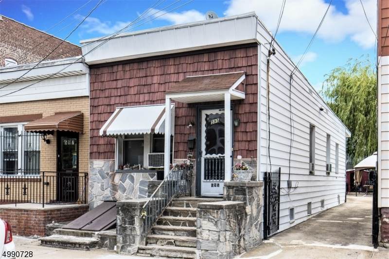 595 N 11Th St - Photo 1