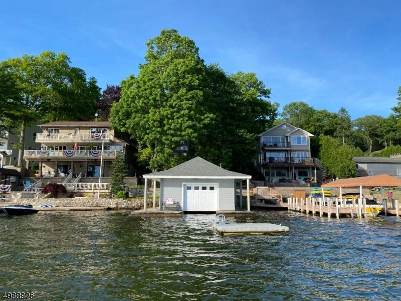 21 Mcgregor Ave - Photo 1