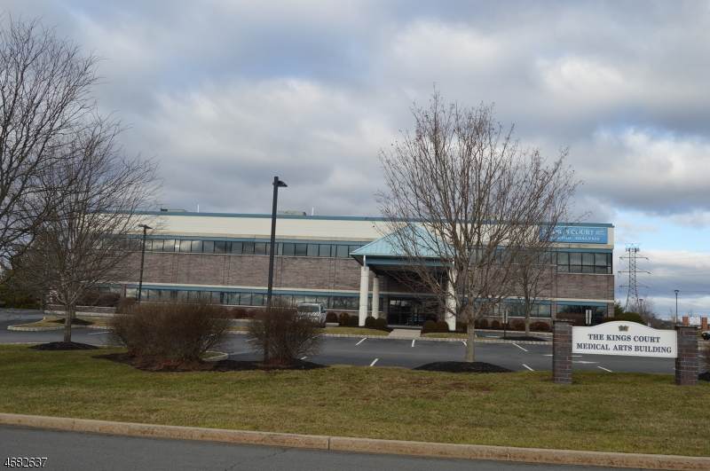 2 Kings Ct - Photo 1
