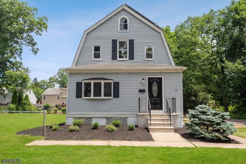 227 Bathgate Ave - Photo 1