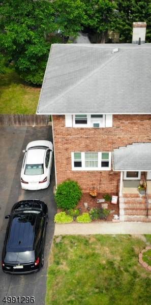 208 4TH ST - Photo 1