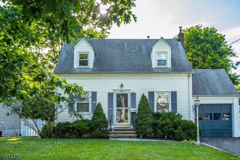 7 Twin Oak Rd - Photo 1